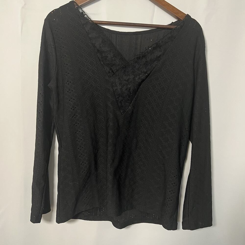 Women’s Black Lace VNeck Sleeve Top Size Medium